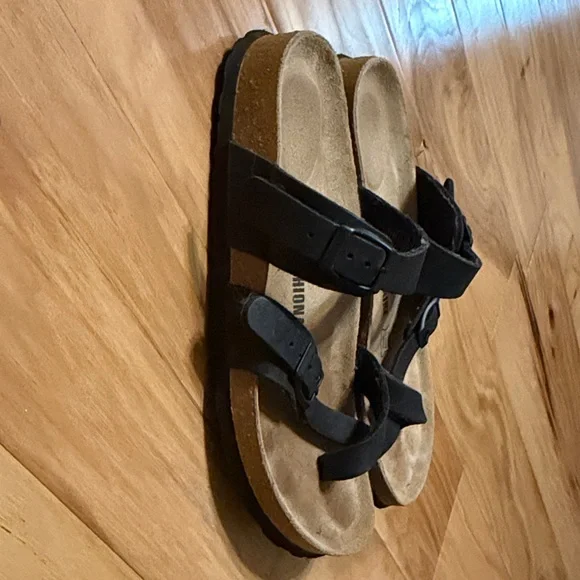 Cushionaire Sandals - Picture 2 of 3